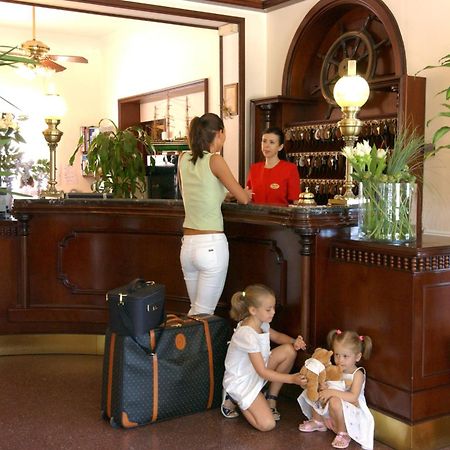 Hotel Milano Helvetia - In Centro Con Piscina Ριτσόνε Εξωτερικό φωτογραφία