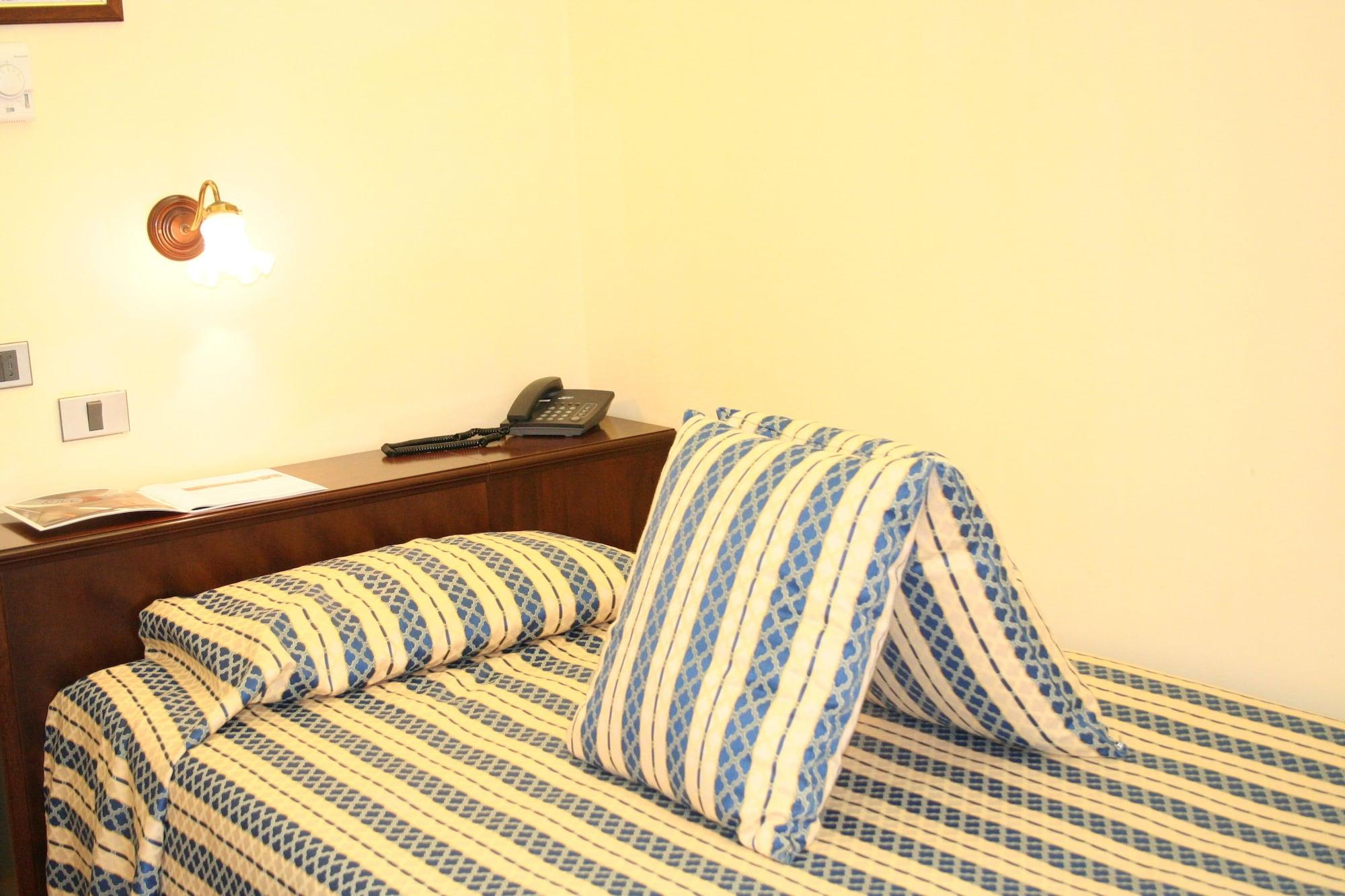 Hotel Milano Helvetia - In Centro Con Piscina Ριτσόνε Εξωτερικό φωτογραφία