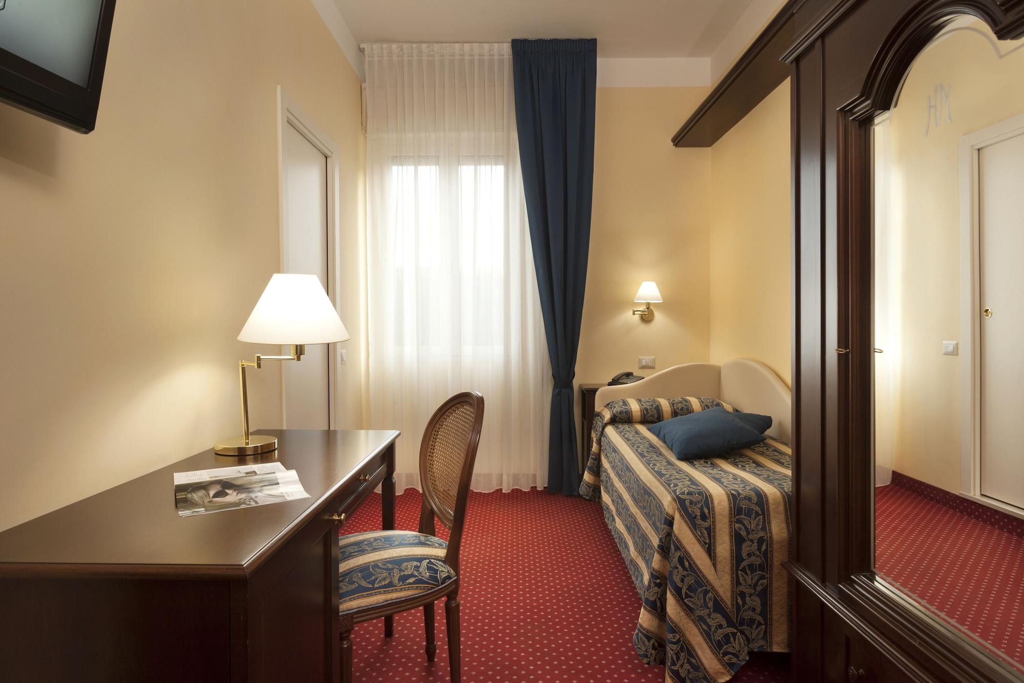 Hotel Milano Helvetia - In Centro Con Piscina Ριτσόνε Εξωτερικό φωτογραφία
