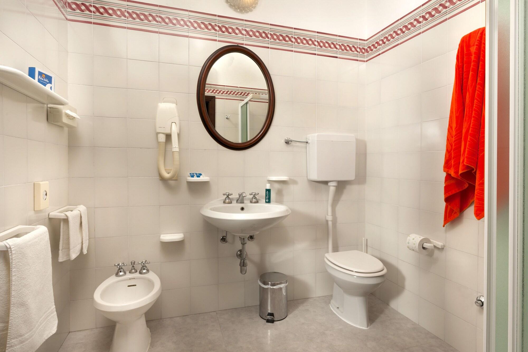 Hotel Milano Helvetia - In Centro Con Piscina Ριτσόνε Εξωτερικό φωτογραφία