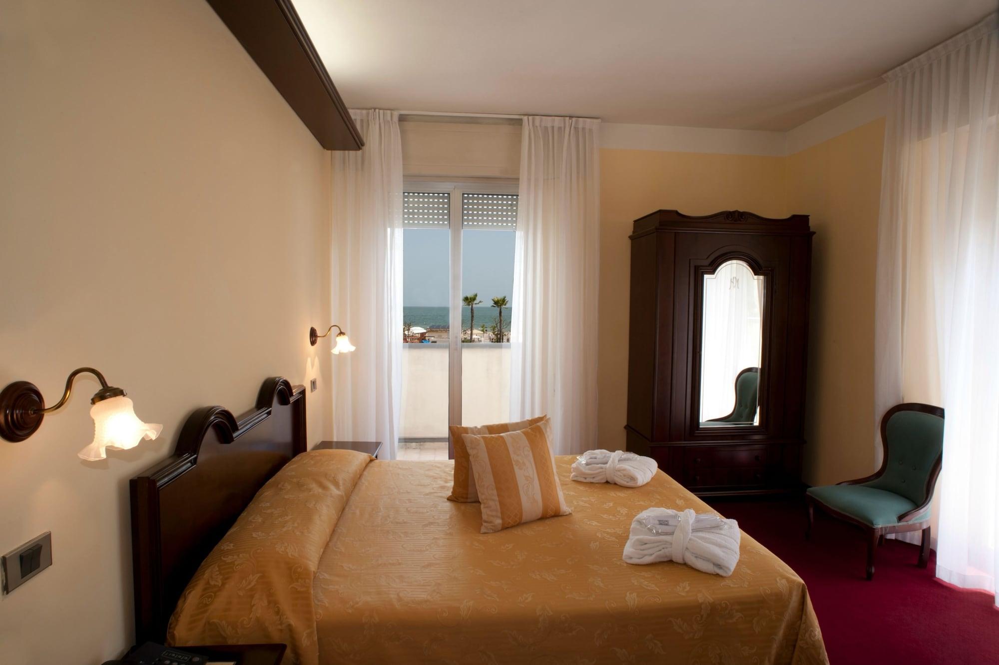 Hotel Milano Helvetia - In Centro Con Piscina Ριτσόνε Εξωτερικό φωτογραφία
