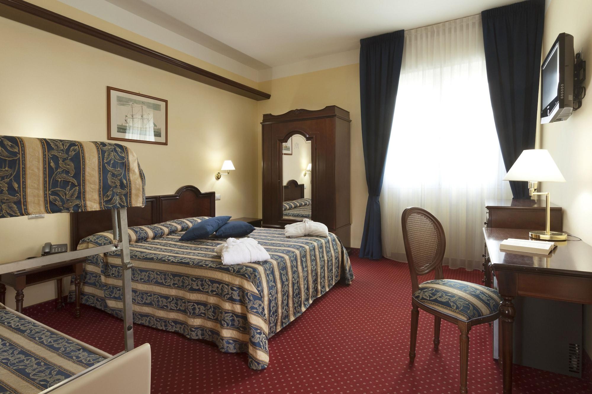 Hotel Milano Helvetia - In Centro Con Piscina Ριτσόνε Εξωτερικό φωτογραφία