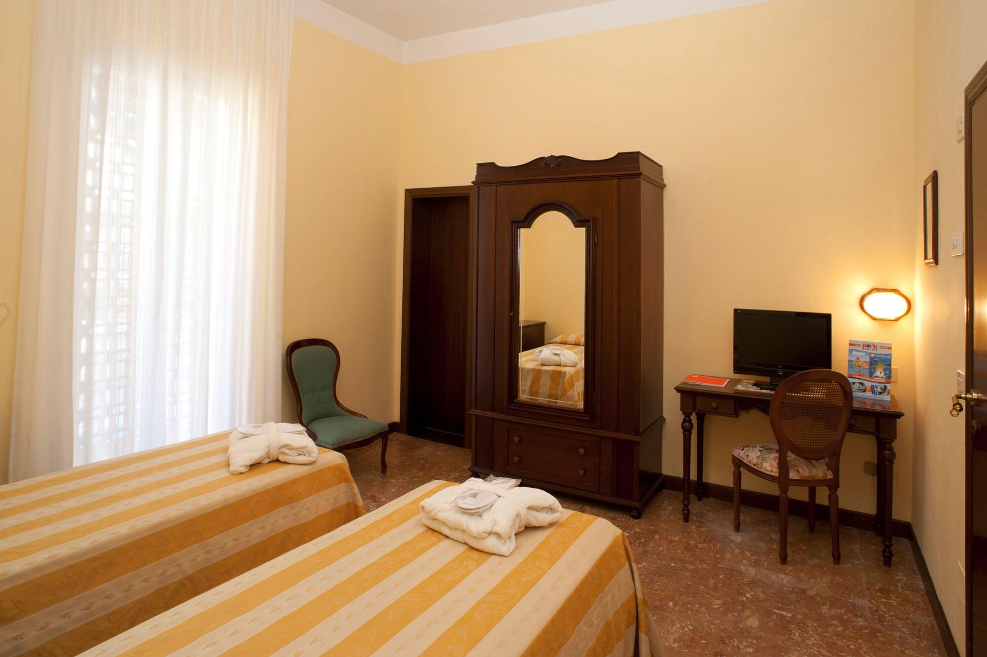Hotel Milano Helvetia - In Centro Con Piscina Ριτσόνε Εξωτερικό φωτογραφία