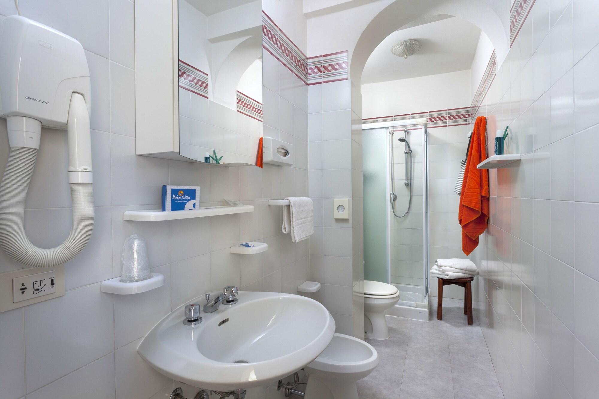 Hotel Milano Helvetia - In Centro Con Piscina Ριτσόνε Εξωτερικό φωτογραφία