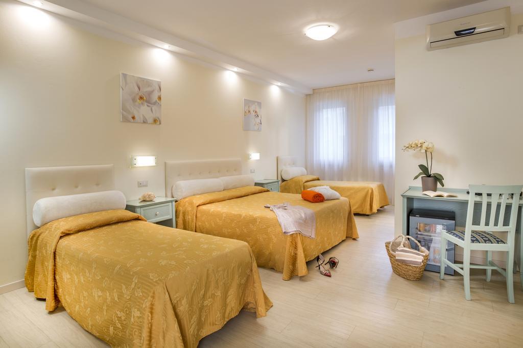 Hotel Milano Helvetia - In Centro Con Piscina Ριτσόνε Εξωτερικό φωτογραφία