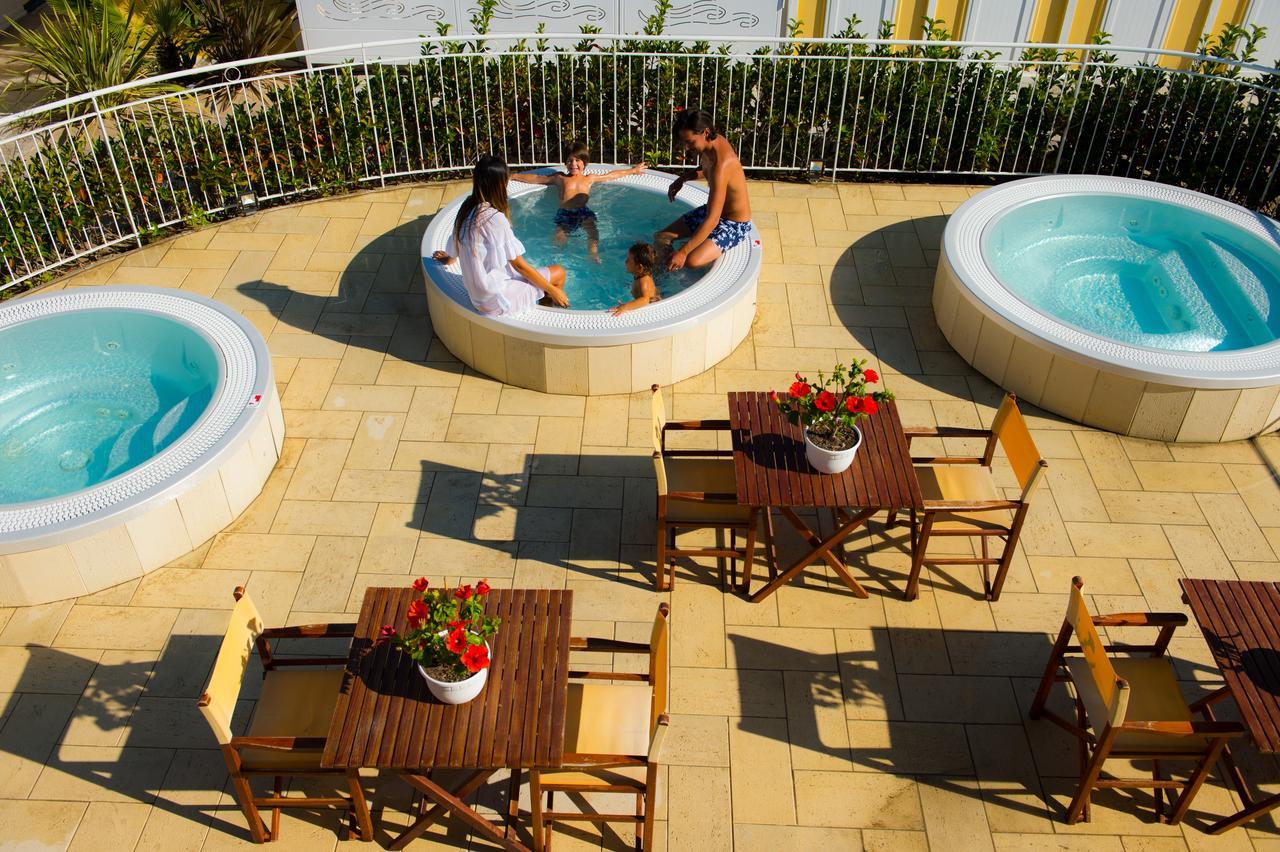 Hotel Milano Helvetia - In Centro Con Piscina Ριτσόνε Εξωτερικό φωτογραφία